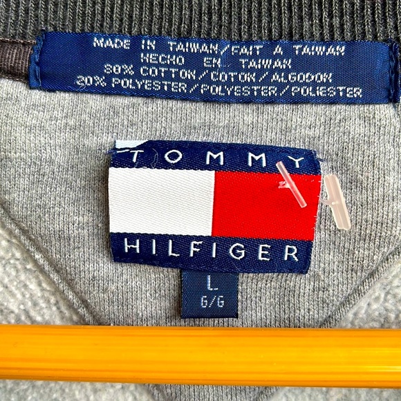 tommy hilfiger crewneck sweater - Picture 3 of 3